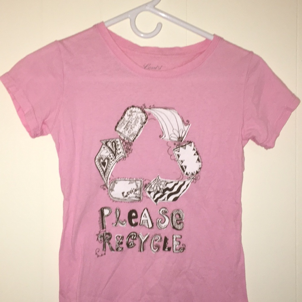 Levi’s cute “recycle” T-Shirt